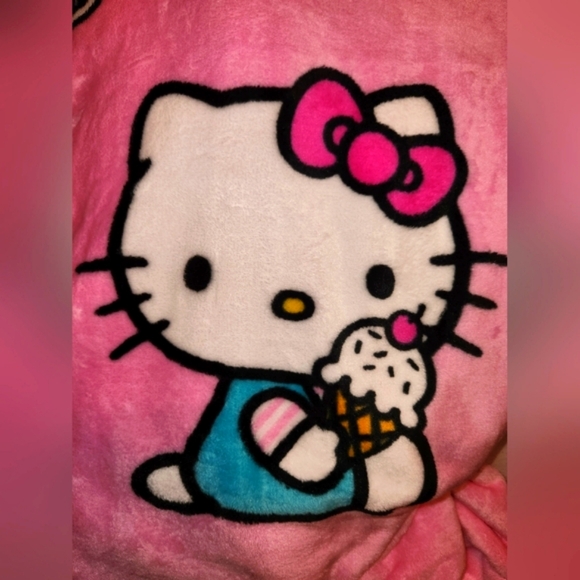 HELLO KITTY Cupcakes & Ice Cream Pink Plush Throw Blanket 60 x 70 NWT - Picture 1 of 4